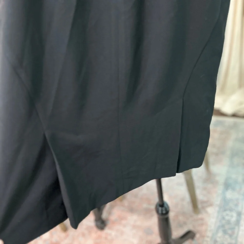 ANN TAYLOR SKIRT - SIZE 8